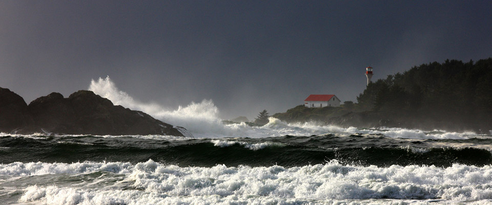 Lenard Lighthouse - Tofino Accommodation